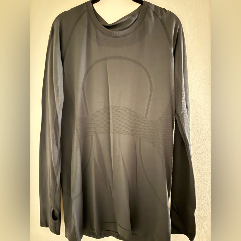 Size 10 Lululemon Swiftly Tech LS BLK